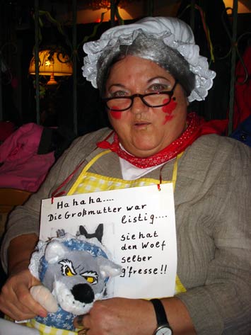 Großmutter hat den Wolf gefresse!
